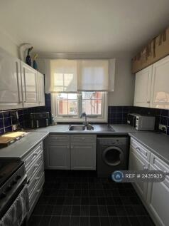 Fully Fitted Kitchen