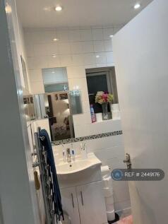 Bathroom 1 With Toilet &amp; Showers