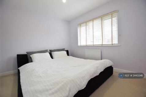 Bedroom 1 (Double)With Ensuite Bathroom And Shower
