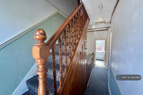 Middle Floor Hallway
