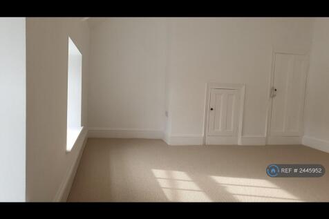 Main Bedroom At Front Of Property