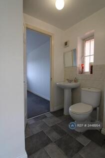 En-Suite 2