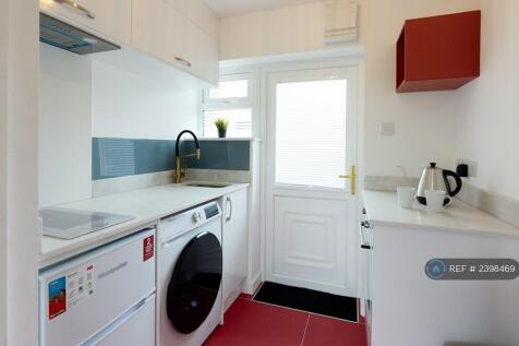 Fully Equipped Kitchenette