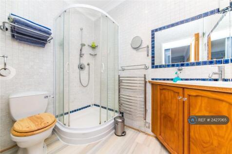 Ensuite Groundfloor