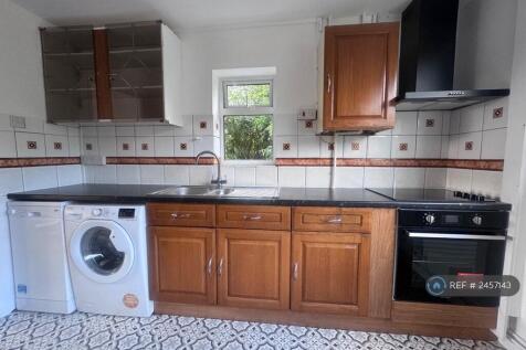 Dishwasher, Washing Machine, Electric Hob &amp; Oven