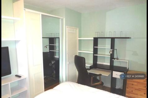 Super King-Size Bedroom