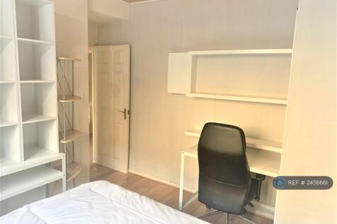 King-Size Bedroom