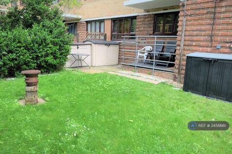 Veranda And Private Garden 