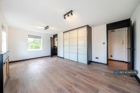 Living Space &#43; Storage