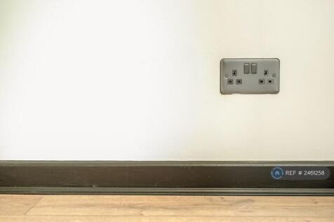 Sockets &#43; Skirtings
