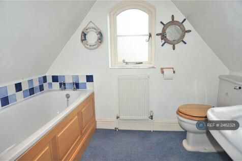Bedroom 5 Ensuite
