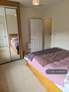 1st Floor Ensuite Master Bedroom