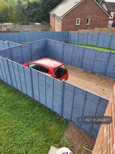 Garden And Fencing Private Parking