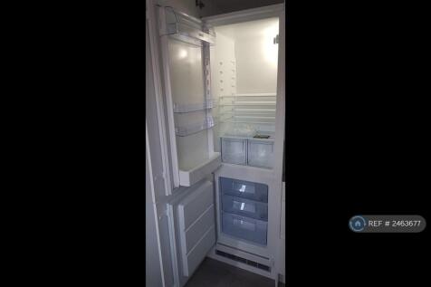 Excellent, Large, New Fridge Freezer