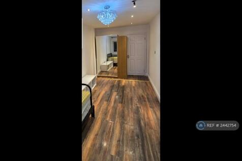6 Metre Long Bedroom 5 (Ground Floor)