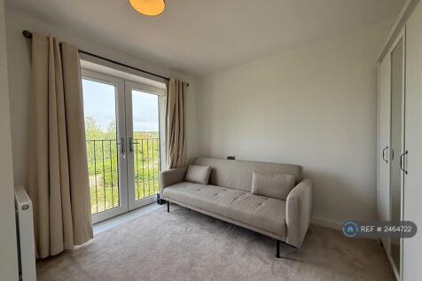 First Floor Ensuite Bedroom
