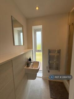 First Floor Ensuite Bathroom