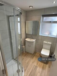 Communal Shower Room 