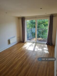 Open Plan Living Room/Kitchen