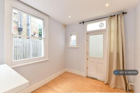 Rear Bedroom / Study