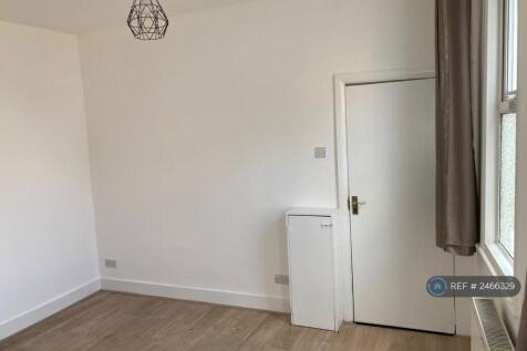 Studio Room
