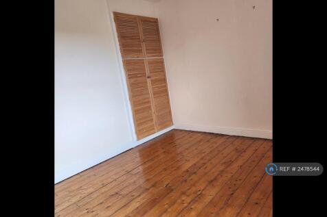Master Bedroom With Connecting Study/Dressing Room