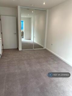 Fitted Wardrobes In Bedroom