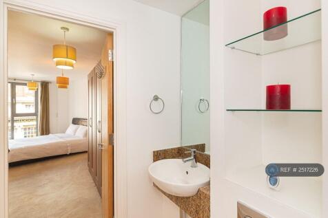 En-Suite Bathroom And Bedroom