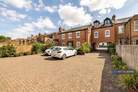 1st Floor - Purpuse Built