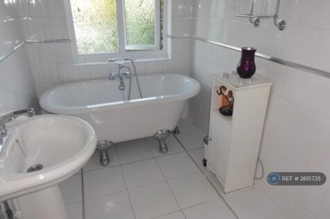 Upstairs Bathroom And Toilet