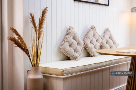 Communal Open Plan Lounge