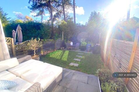 South Facing Garden Over The River Wye