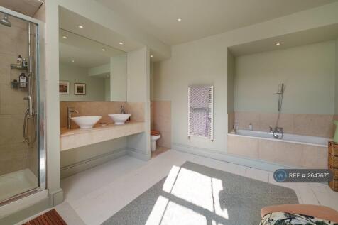 Master Room Bathroom