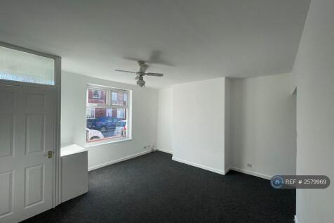 Spacious Family Living Room