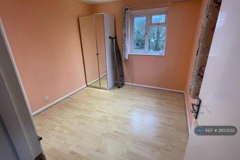 Bedroom 2, Wardrobe, Ensuite, Roadview