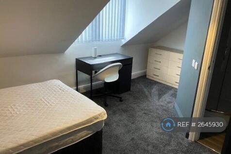 Top Floor En-Suite Bedroom