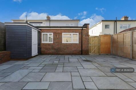 Spacious Rear Garden
