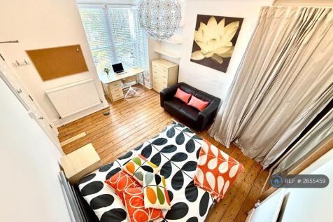 Room 2 Lovely, Large Room With Garden Views 