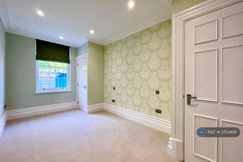 Main Bedroom With 2 Closets