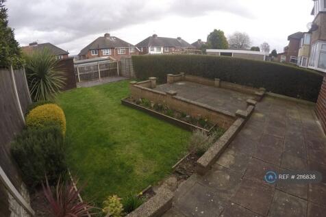 Rear Patio &amp; Garden