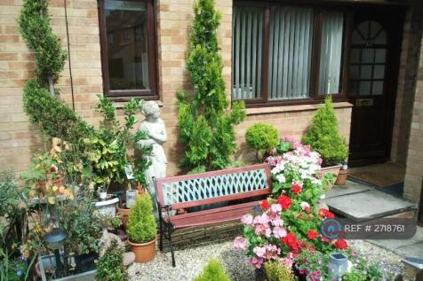 Private Entrance And Quaint Front Garden