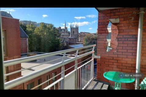 Terrace Blue And Red Room