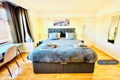 Bedroom 1 With Super King-Size Bed