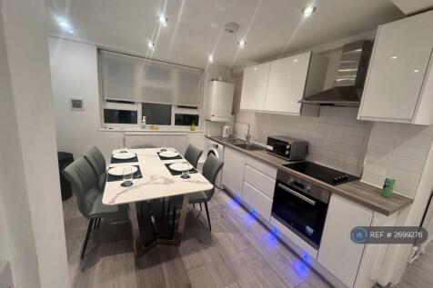 Kitchen/Communal Area