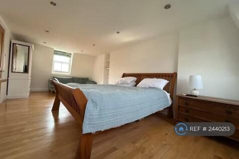 Dual Aspect Master Bedroom