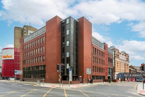 Arliss Court - Right Near Intu Shopping Centre!