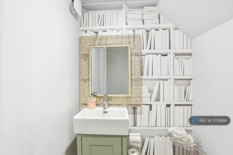 Toilet (Ground Floor)