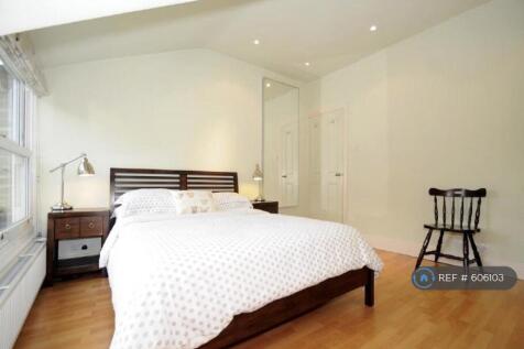 Double Bedroom With Fitted Wardrobe