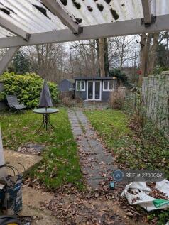 Gym / Outhouse In Garden With Electricty