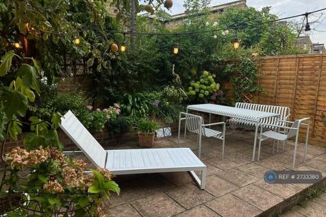 South/ West Facing Garden